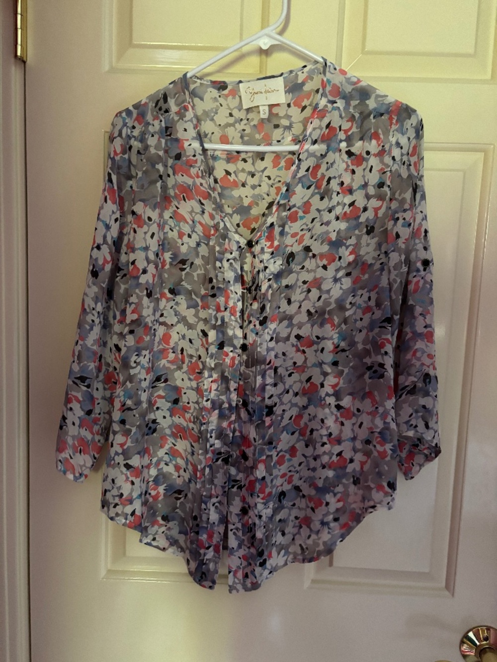 100% silk Yumi Kim floral print top